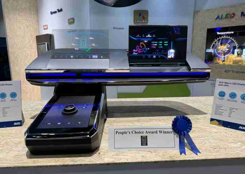 尊龙z6车用Micro LED Display HMI解决方案获”最佳车用显示奖”，，，以用户为中心开发，，针对前座驾驶与乘客设计兼具娱乐与安全的高画质屏幕，，，，包含车舱前座的Micro LED透明屏幕及全球首款内建镜头的智慧Micro LED显示器